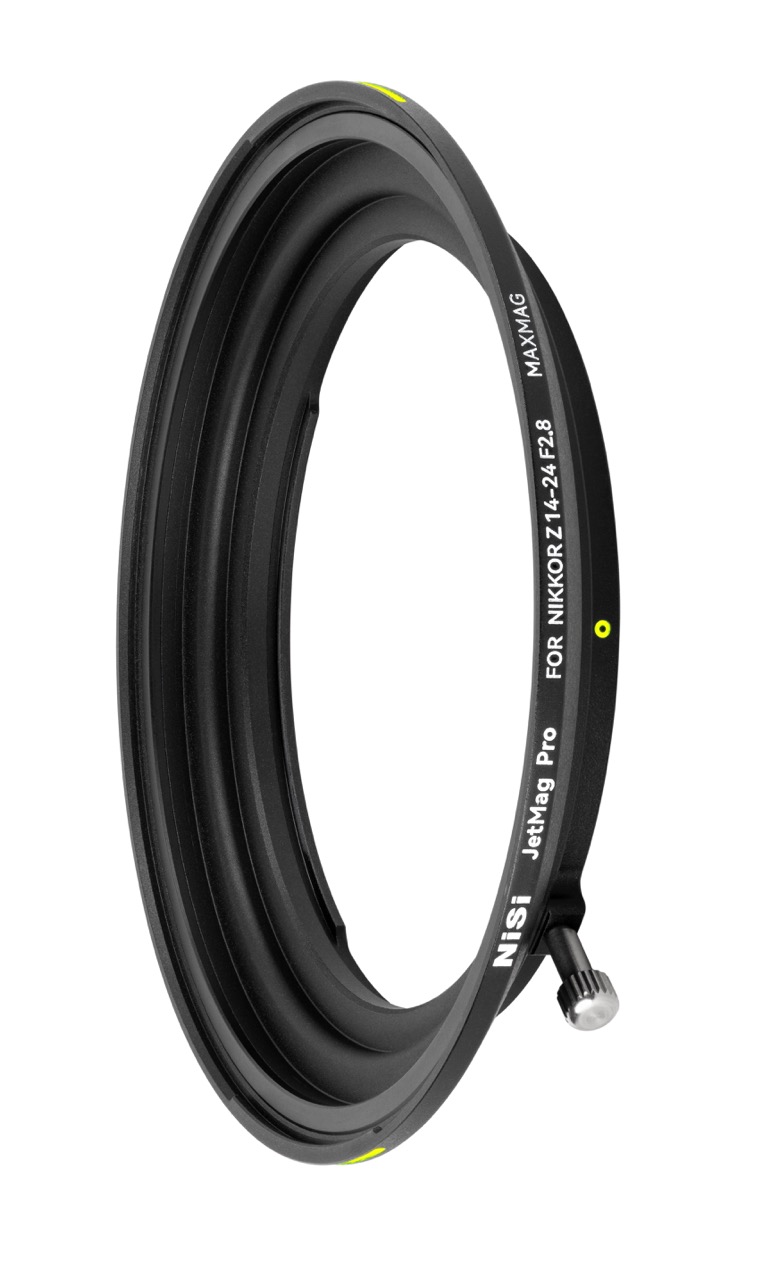 NiSi JetMag Pro Adapter für Nikkor Z 14–24mm F2.8 in schräger Ansicht mit montierbarem Magnetring