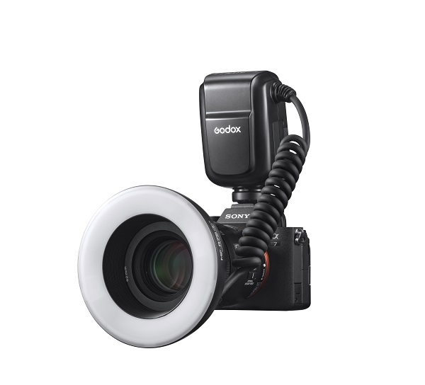 MF-R76S + Dental-Ringblitz MF-R76S Dental-Ringblitz auf Kamera