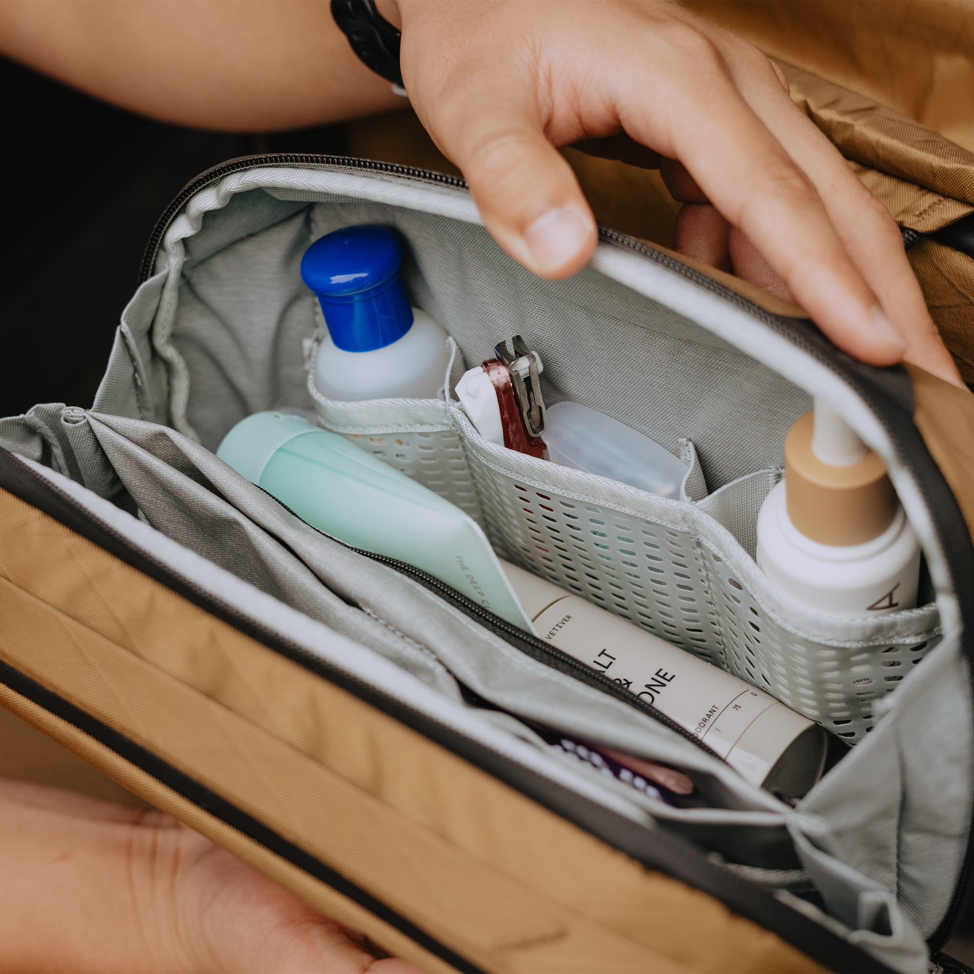 Wash Pouch (Coyote X-Pac®) Wash Pouch (Coyote X-Pac®)