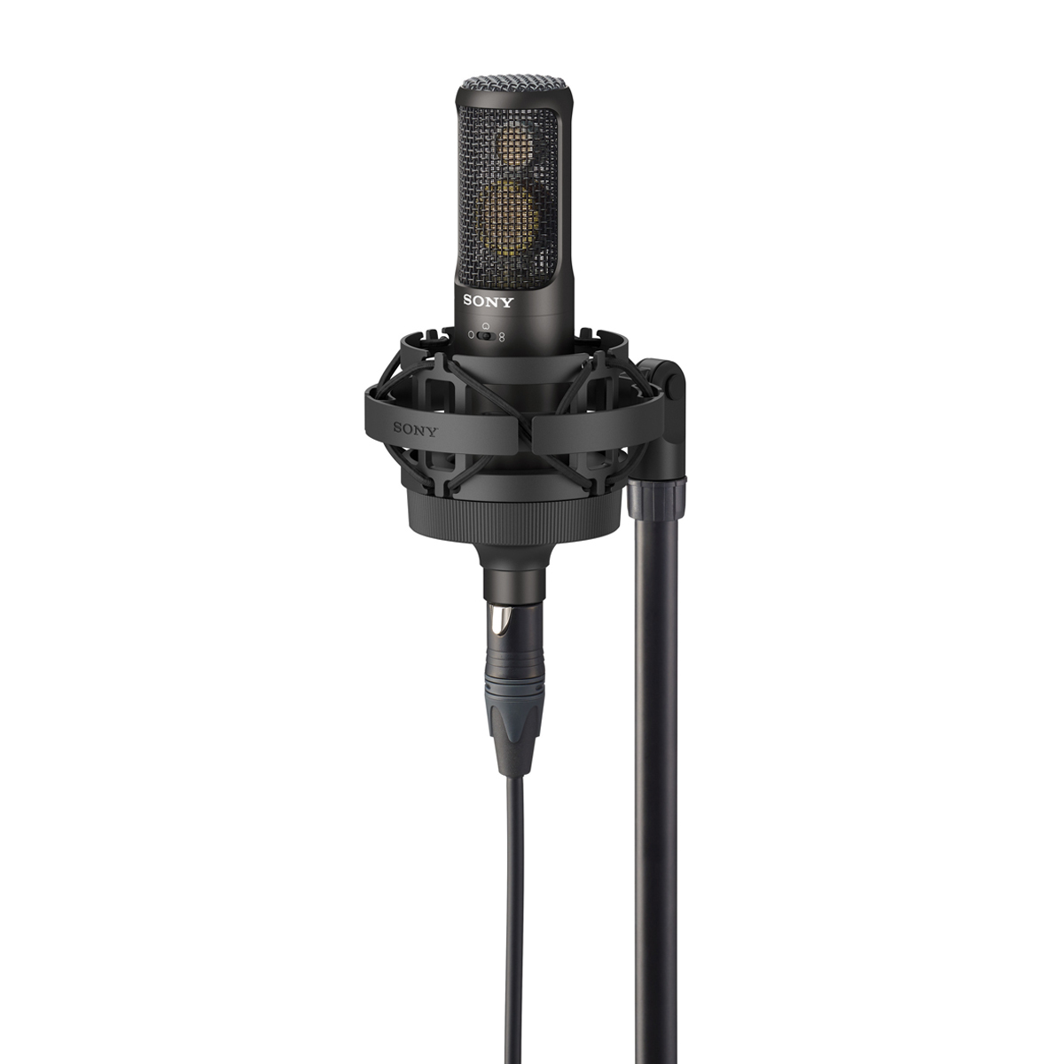 Sony C-100 Kondensatormikrofon in Mikrofonhalterung auf Stativ mit angeschlossenem XLR-Kabel