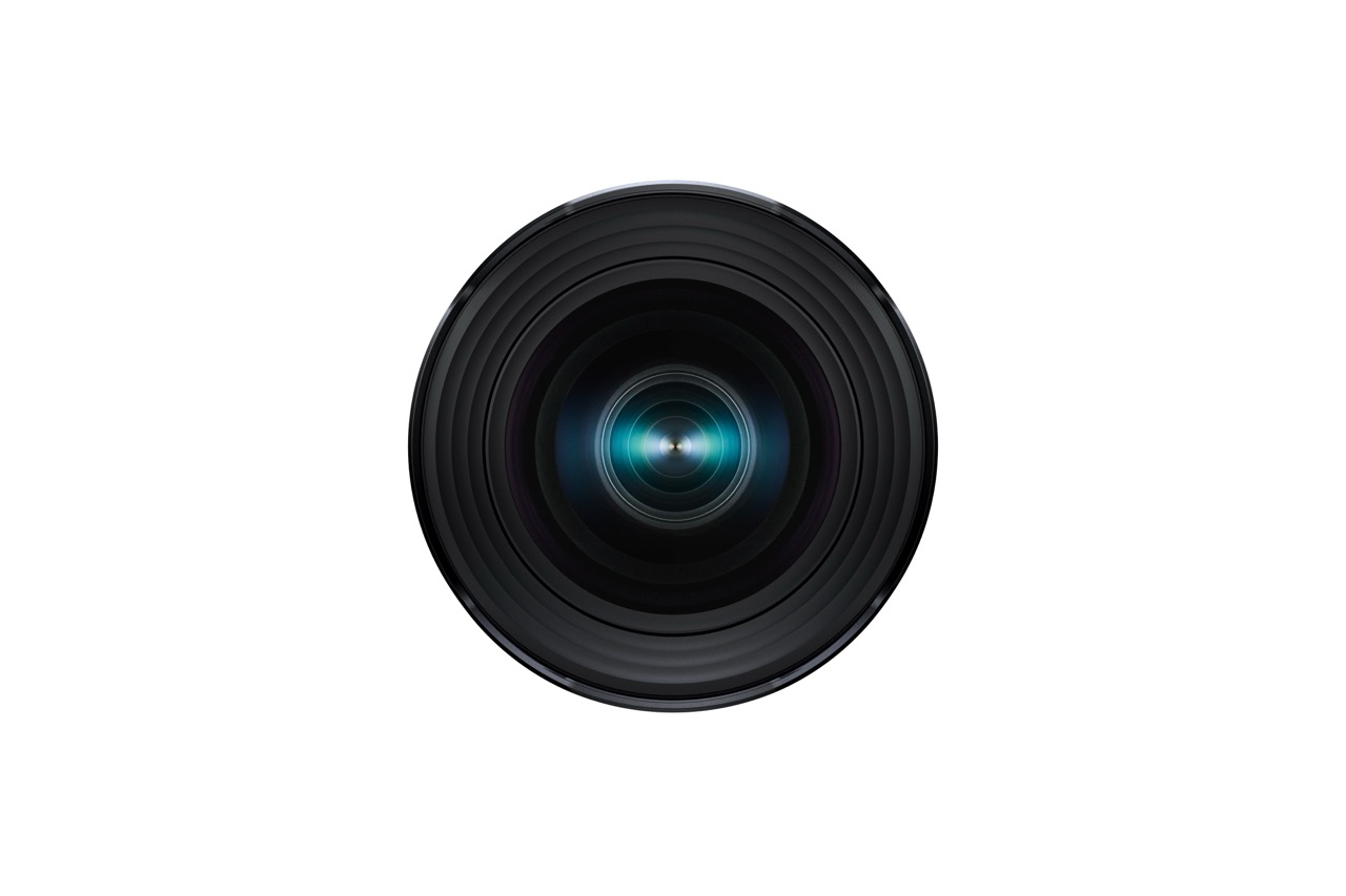 Vorderansicht des Tamron 12-20mm F2.8 Di III-A VC VXD für Sony E-Mount mit Frontlinse.