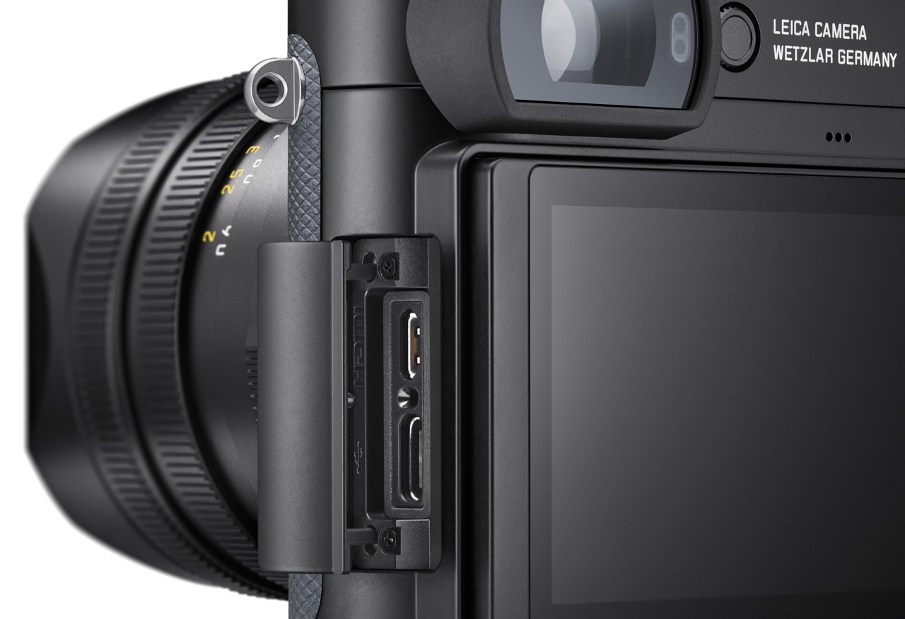 Q3 43 Leica Q3 43 Kompaktkamera in Schwarz, Close Up auf die Anschlüsse der Kamera