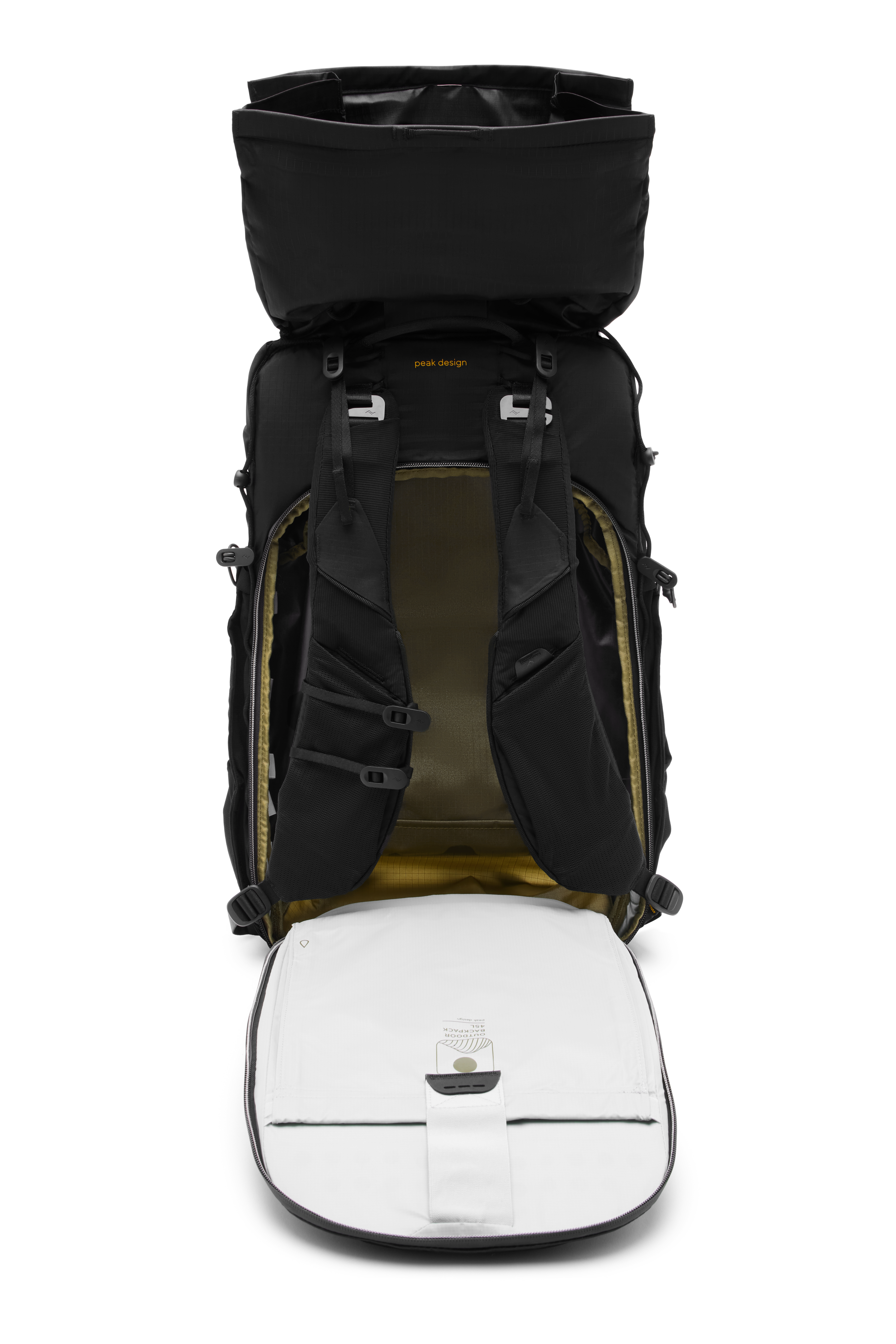 Peak Design Outdoor Backpack 45L (kelp) – geöffnete Ansicht mit großem Hauptfach und integriertem Tragesystem im Inneren