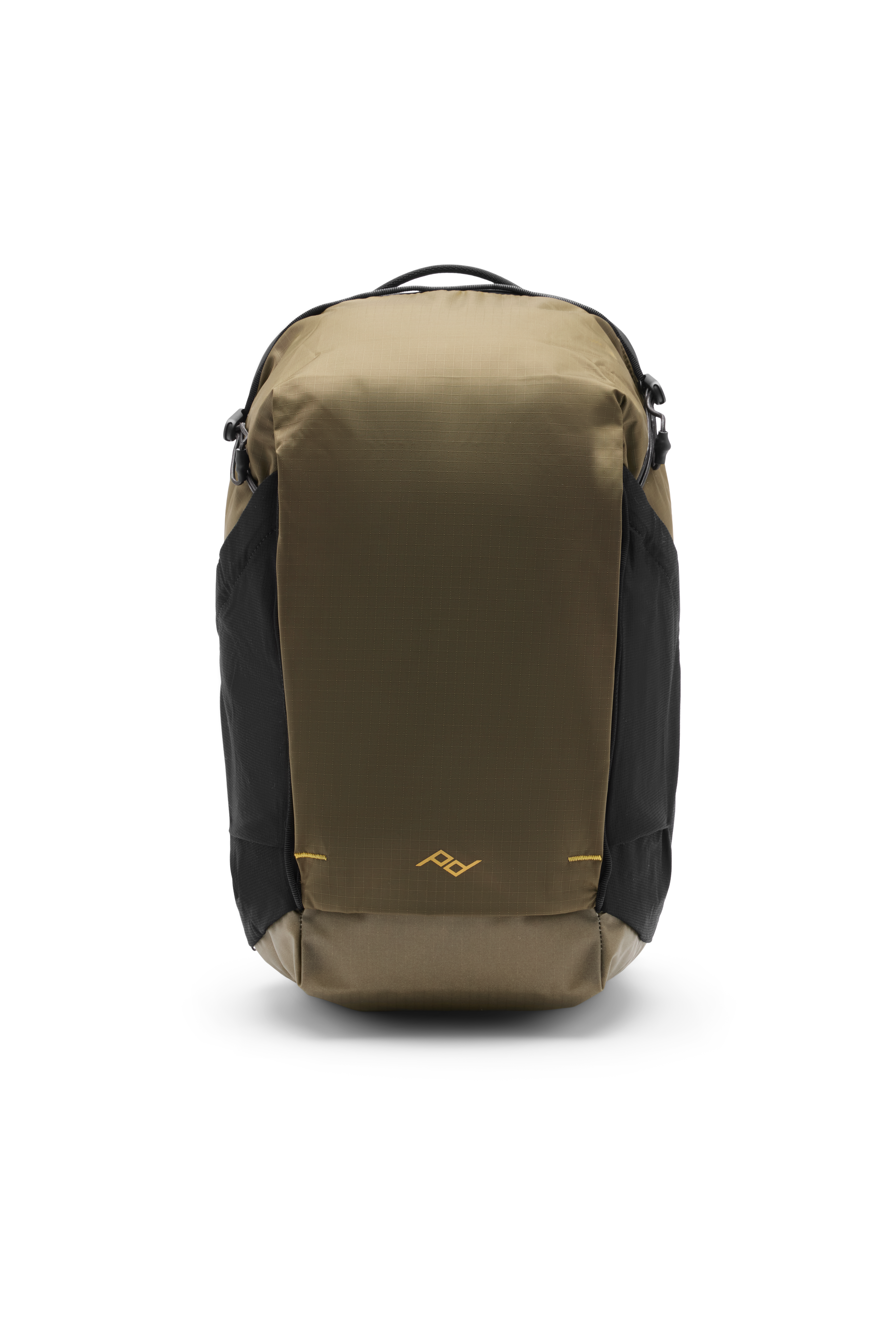 Peak Design Outdoor Backpack Zip 18L (kelp) – Vorderansicht des Rucksacks mit glatter Front und seitlichen Stretchfächern