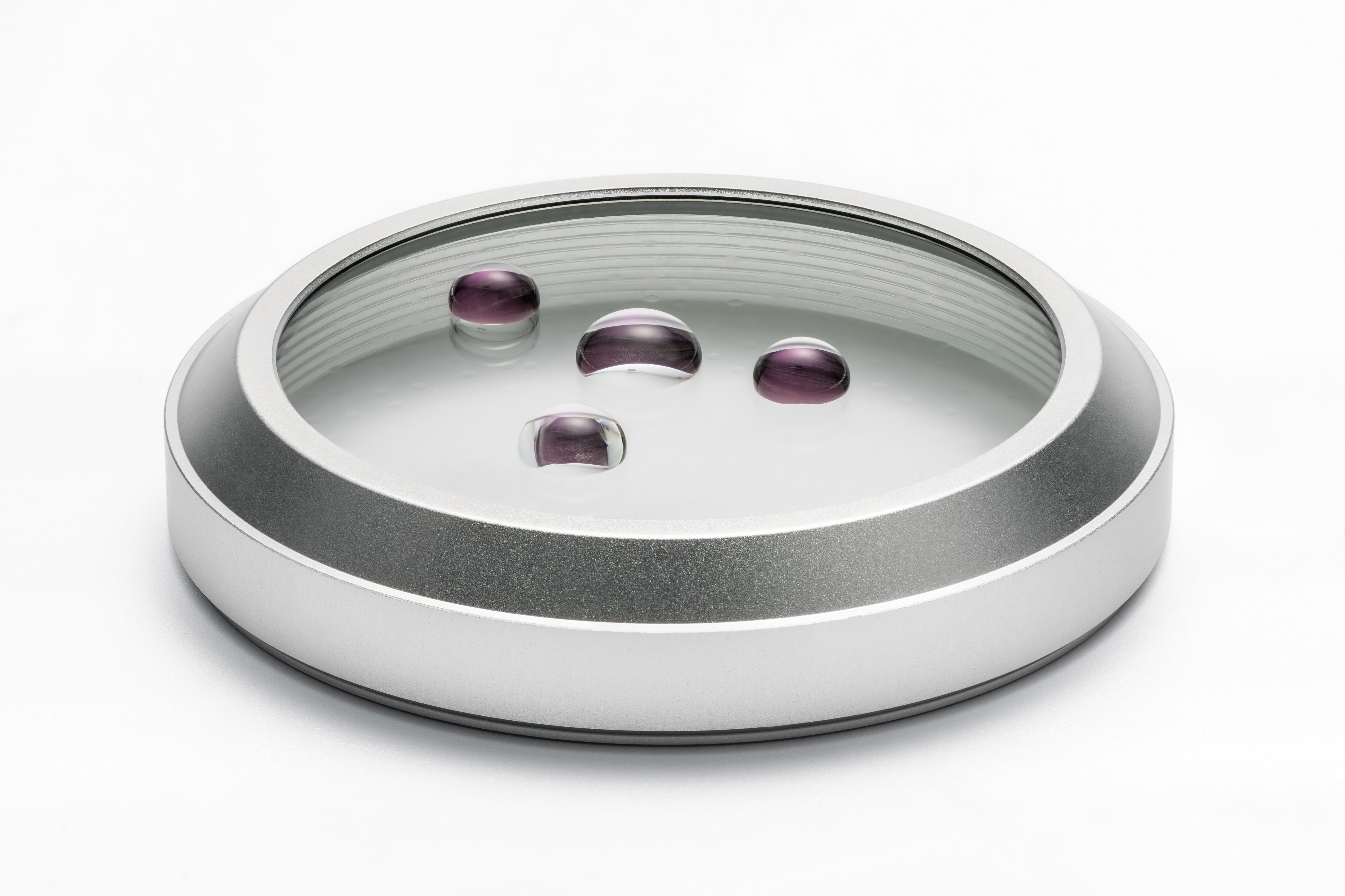 NiSi Highlight Diffusion Filter für Fujifilm X100-Serie in Silber mit Wassertropfen zur Darstellung des Diffusionseffekts