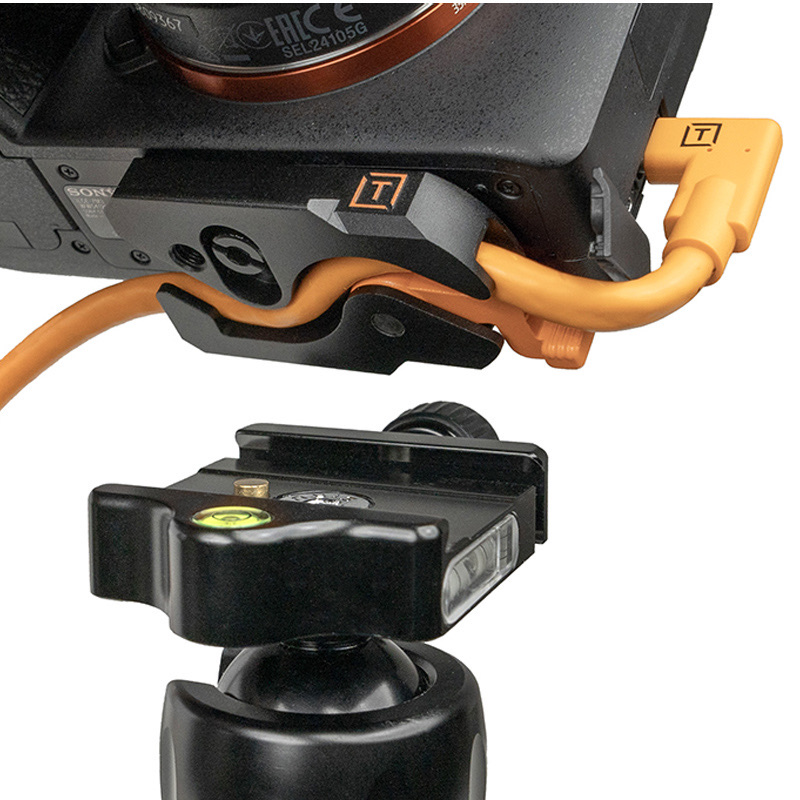 TetherGuard LeverLock Plate TetherGuard LeverLock Plate mit Kabel auf Kamera