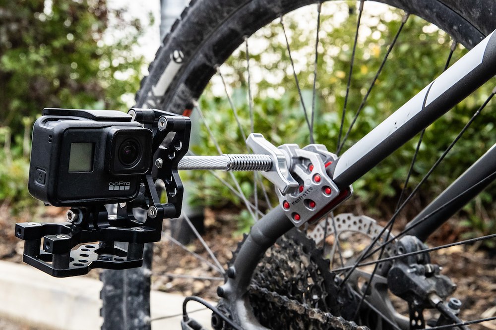 Manfrotto 2" Mikro Schraubzwinge mit Backen, Anwednungsbeispiel an Fahrrad mit GoPro