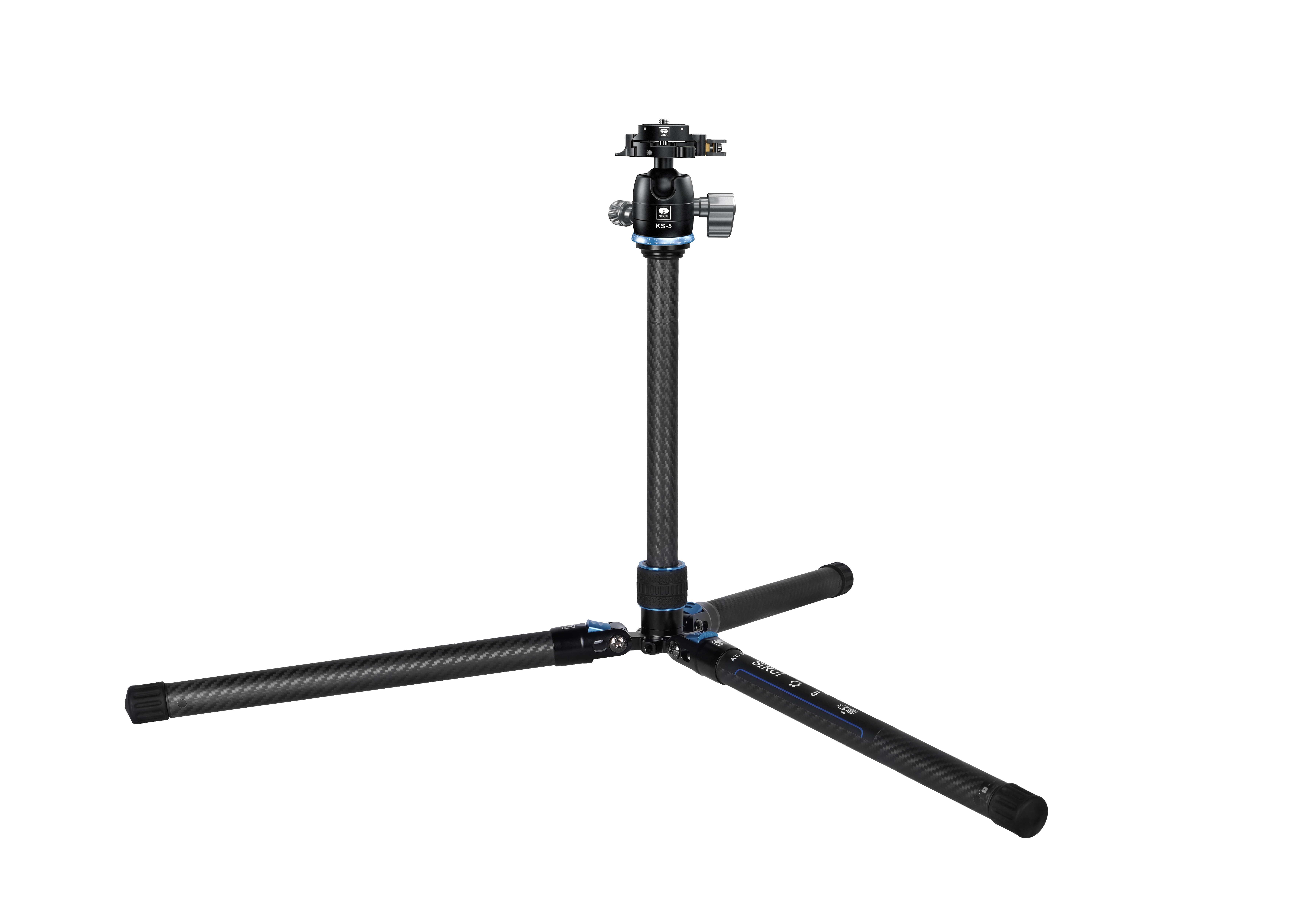 Sirui AT-125 + KS5 – Stativ in niedriger Position mit weit gespreizten Carbonbeinen für bodennahe Aufnahmen