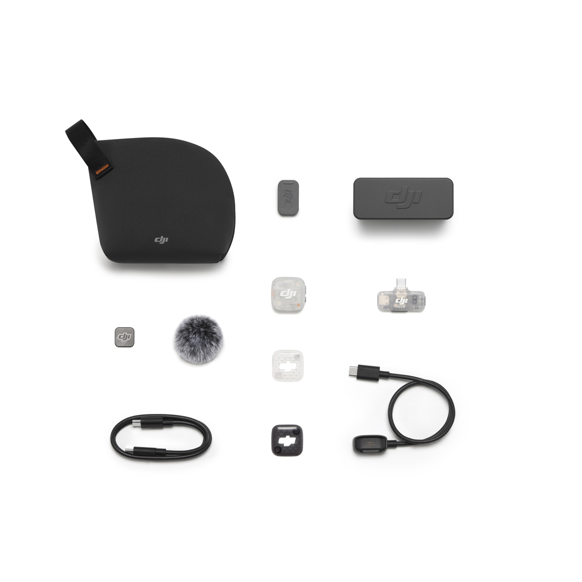 DJI Mic Mini 2S mit zwei Sendern, mobilem Empfänger, Ladeschale und umfangreichem Zubehör im Lieferumfang.