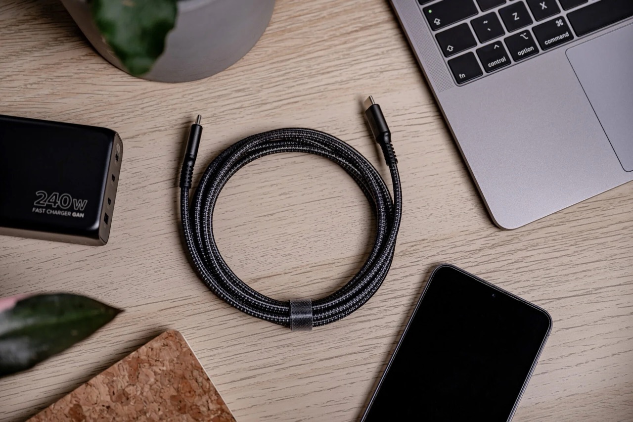 USB-C auf USB-C Kabel 240W, 2m USB-C auf USB-C Kabel 240W, 2m
