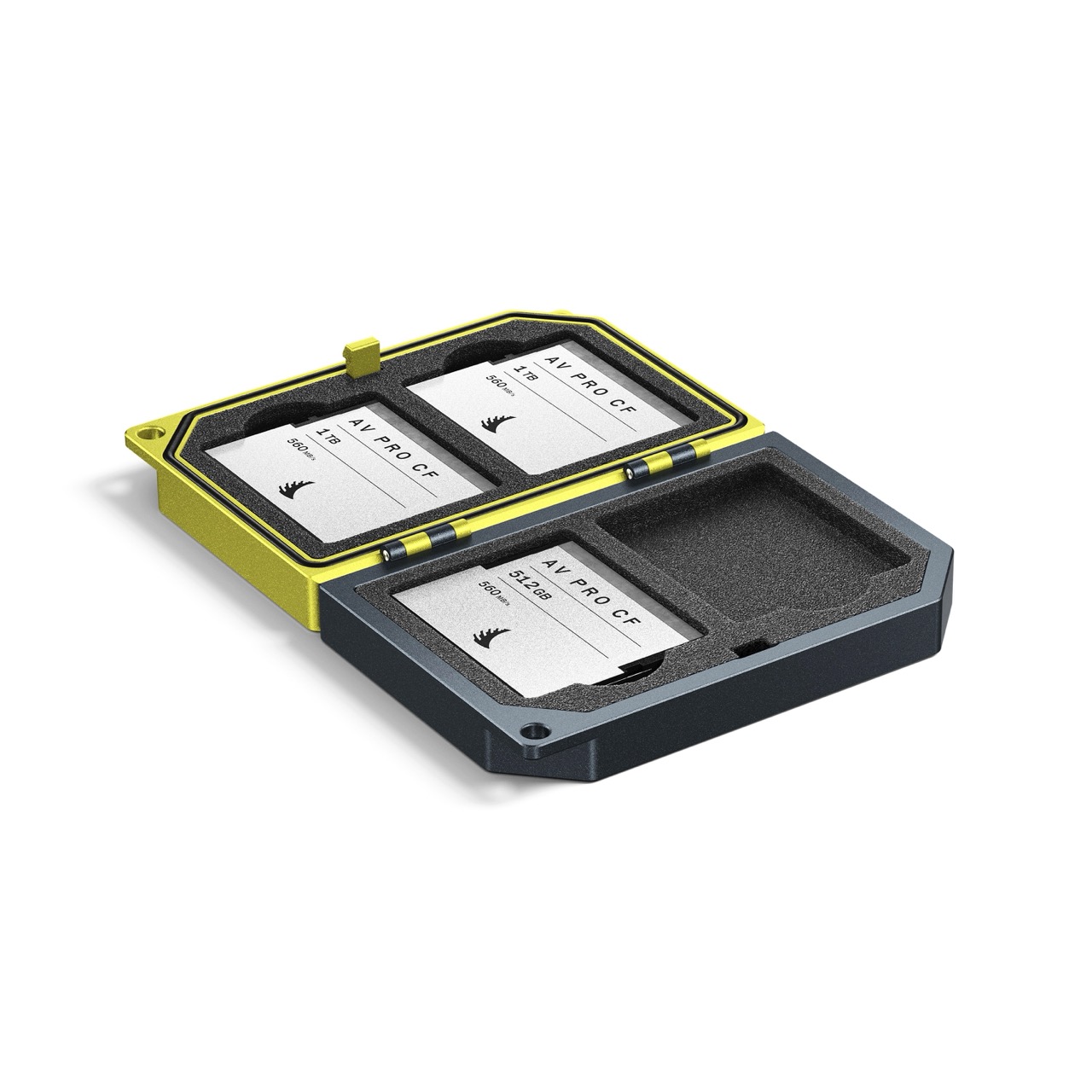 CFast Media Tank Angelbird Media Tank für CFast Karten, Offen liegend mit CFast Karten