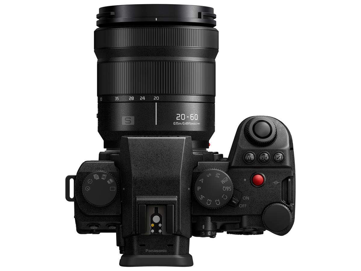 Lumix DC-S5 IIX + 20-60mm F3.5-5.6 Lumix DC-S5 IIX + 20-60mm F3.5-5.6