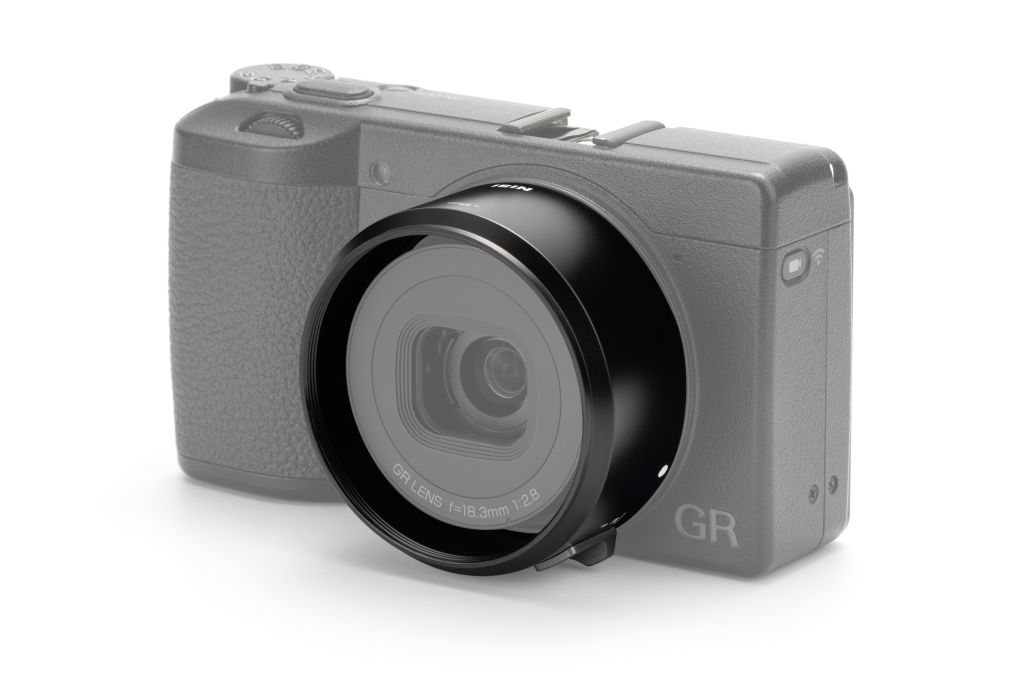 NiSi Filteradapter für Ricoh GR III – Detailansicht des Adapterrings vor der Kameraoptik