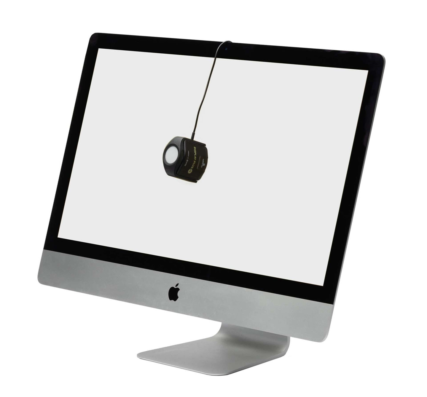 Calibrite Display Plus HL – Messgerät hängt zur Farbkalibrierung auf einem iMac-Display