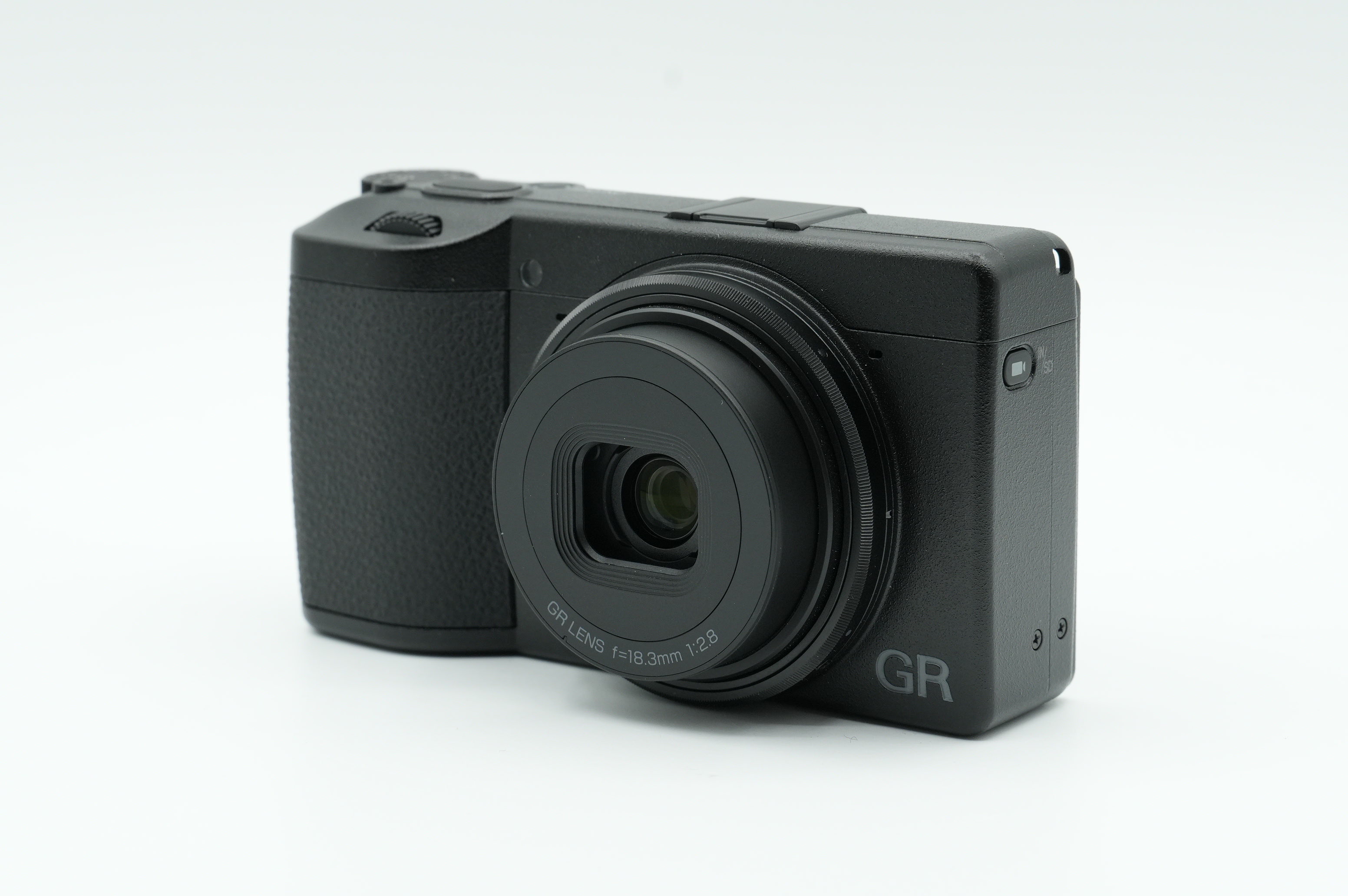 RICOH GR IV
