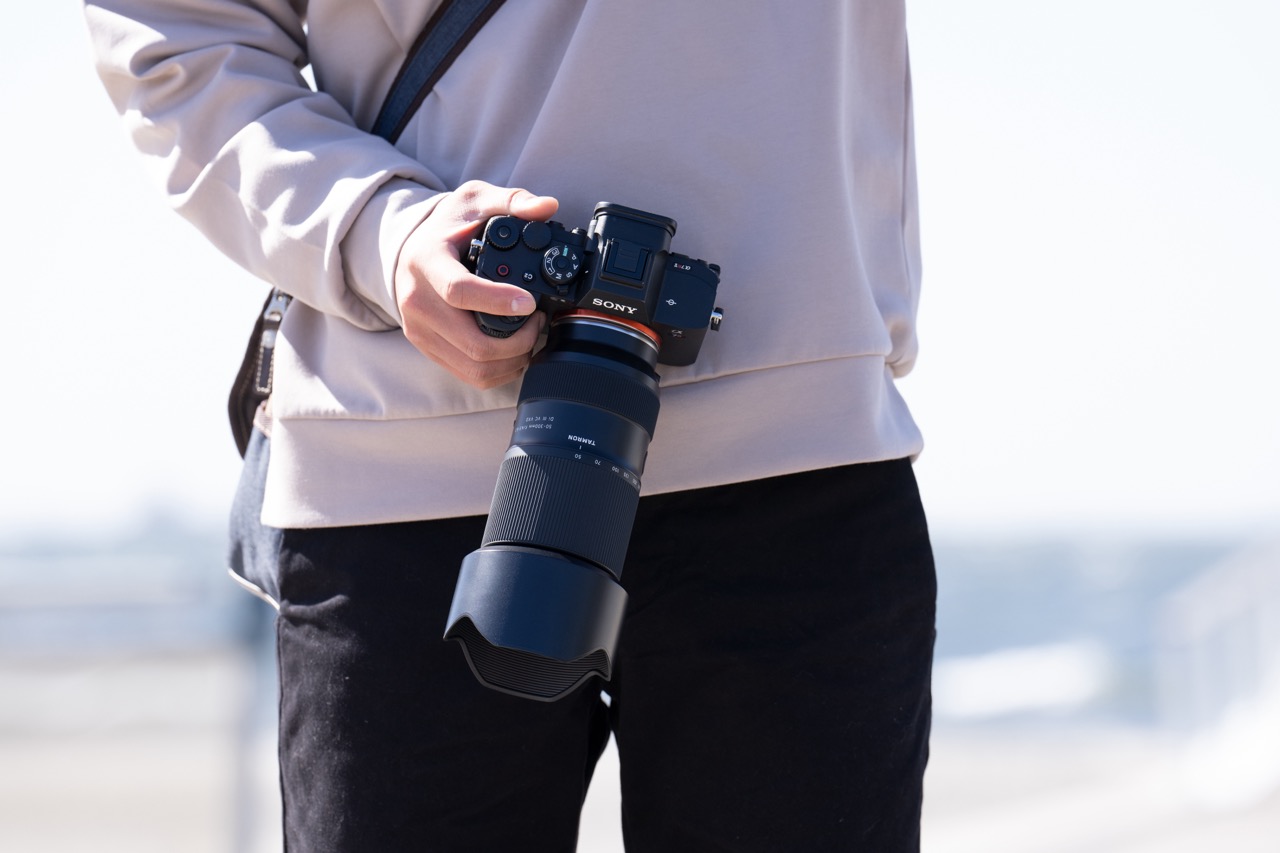50-300mm F4.5-6.3 Di III VC VXD – Sony E-Mount Tamron 50-300mm F4.5-6.3 Di III VC VXD Telezoomobjektiv , Lifestyle Bild