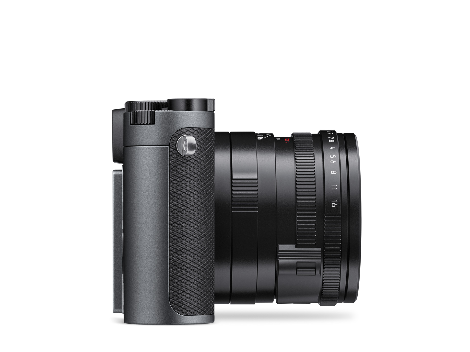 Rechte Seitenansicht der Leica Q3 in Metal Gray mit integriertem Summilux 28mm Objektiv