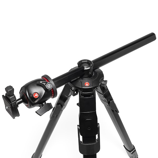 Manfrotto ONE Alu Photo-Stativ mit XPRO Kugelkopf (Q6T) – Detailansicht von Kugelkopf, Mittelsäule und Stativschulter