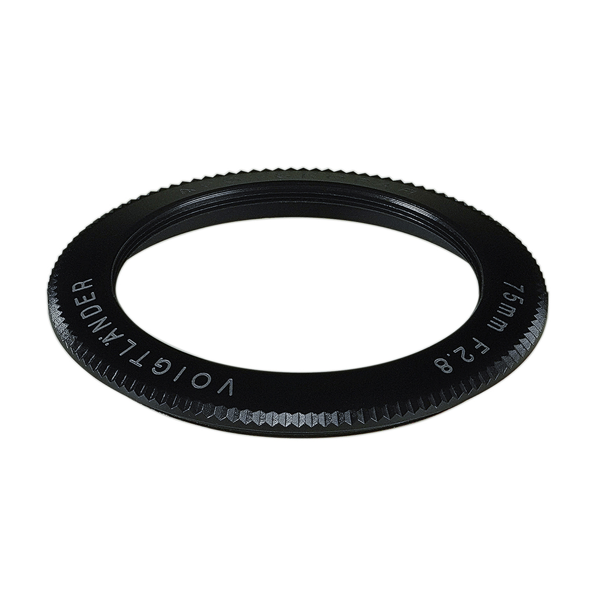 Voigtländer APO-Skopar 75mm F2.8 Leica M-Mount, Frontansicht mit montiertem Voigtländer Filteradapterring