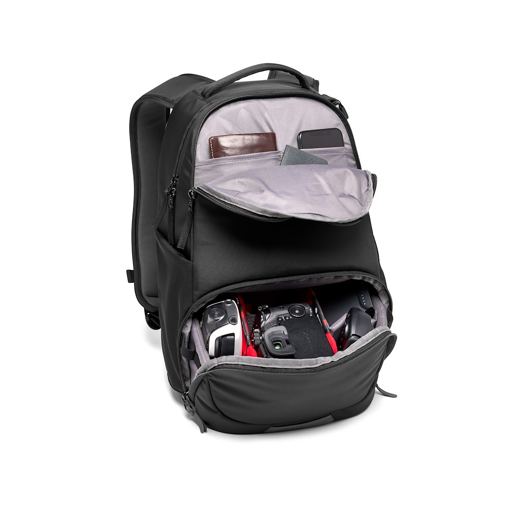 Manfrotto Advanced Active Rucksack III, Offenes Kamerafach und offenes Passfach