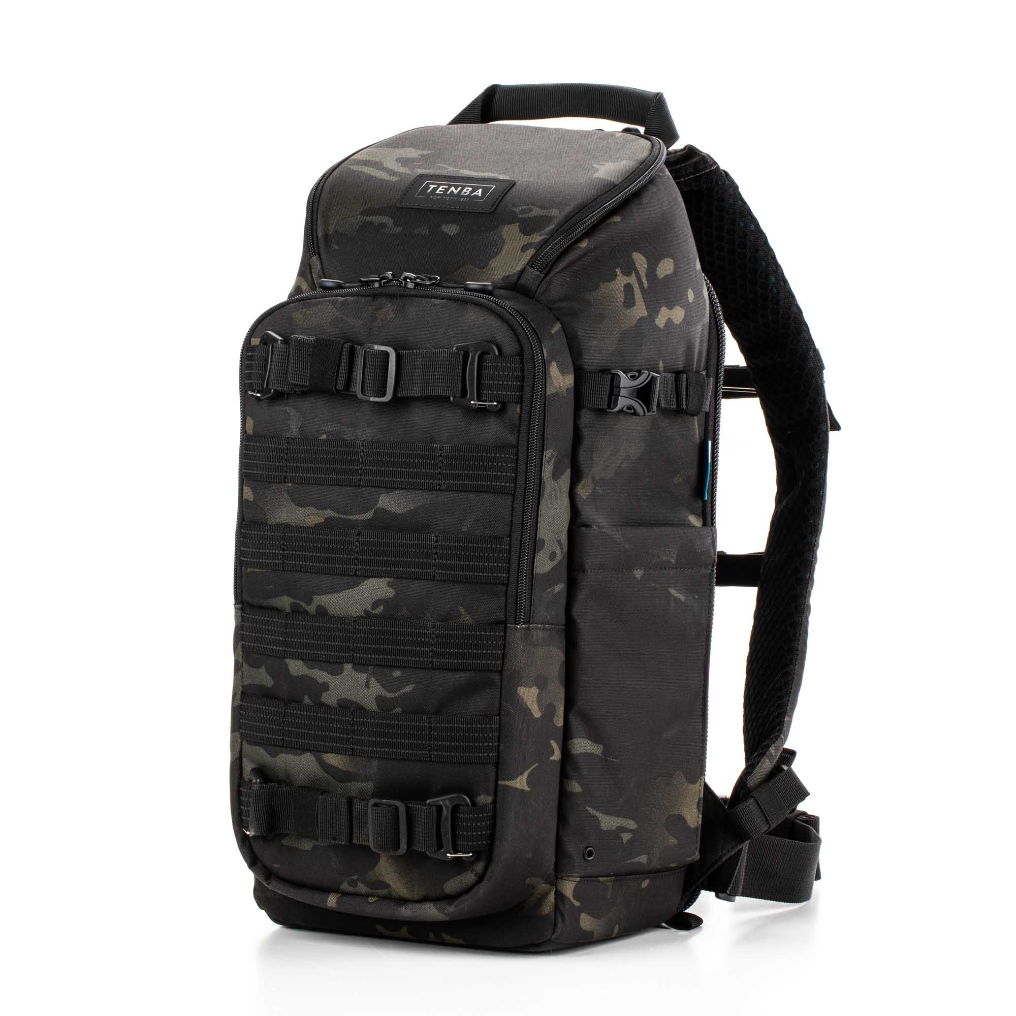 Tenba Axis V2 16L Rucksack in Multicamo Design, Ansicht Frontal Schräg Rechts