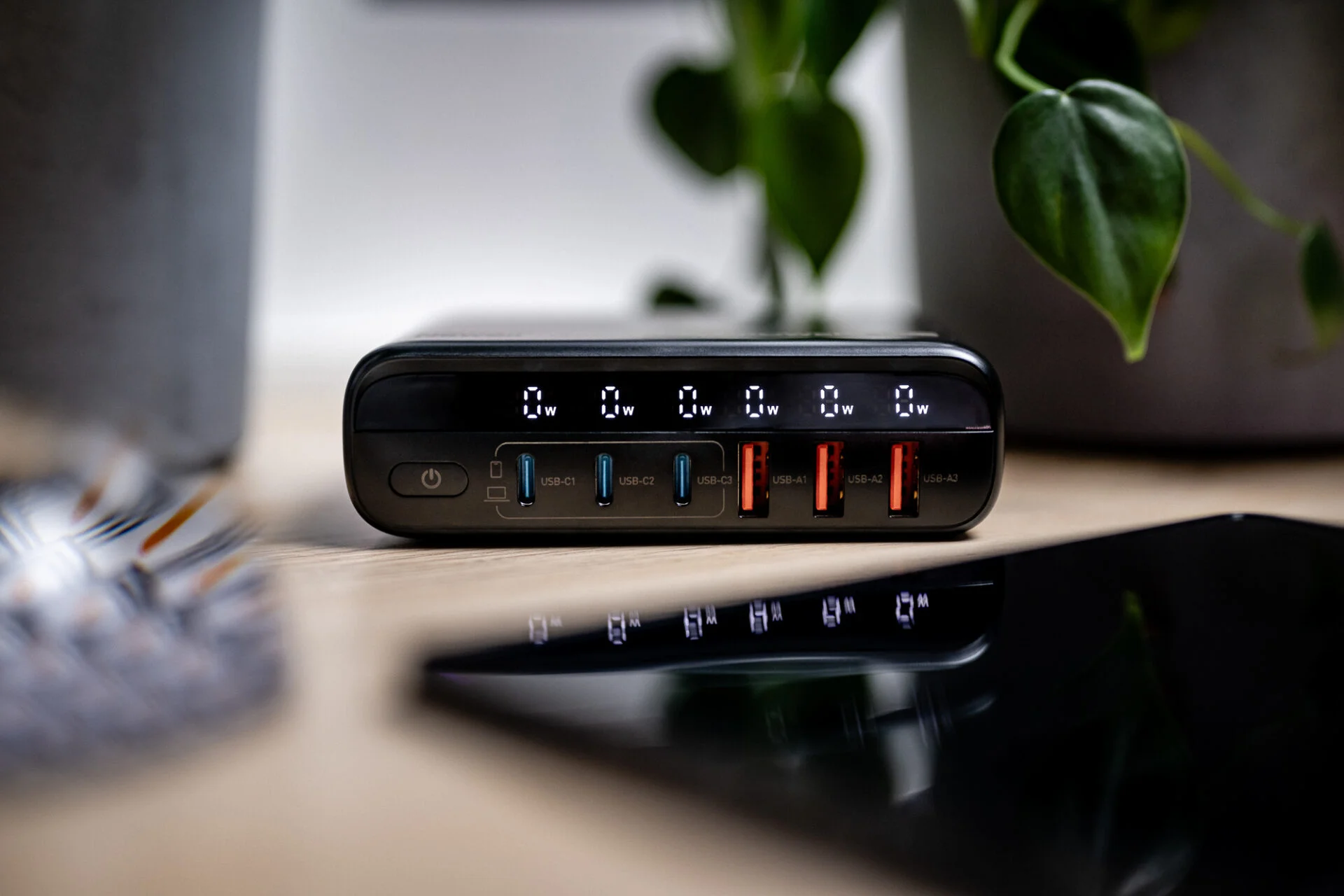 GaN Tech T-power 140 W Ladegerät