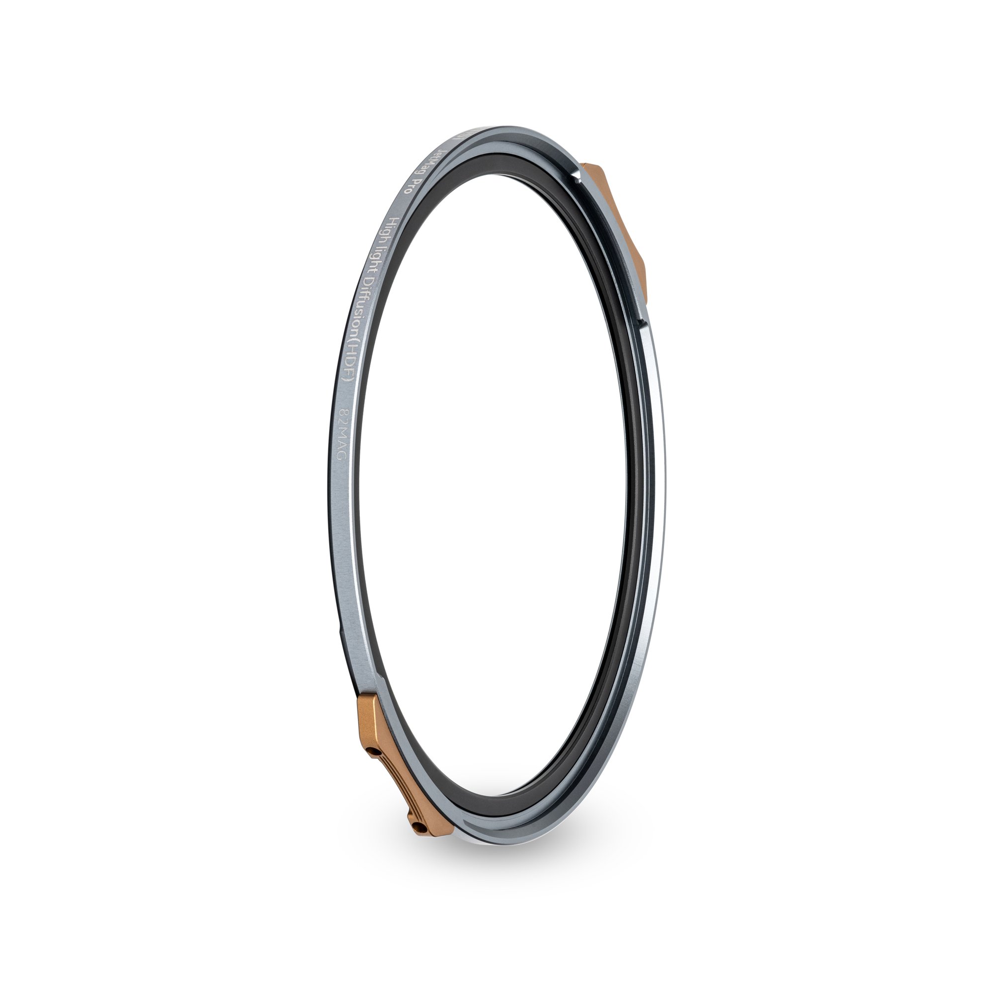 JetMag Pro Highlight Diffusion Magnetic Filter 1/2 (82MAG) in schräger Seitenansicht mit Magnetrahmen