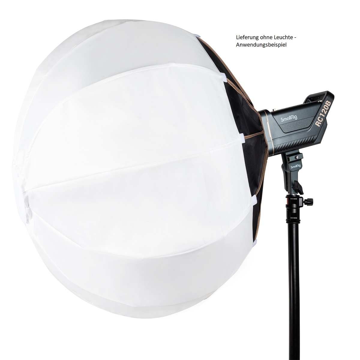 SmallRig 3932 RA-L90 Lantern Softbox – Seitenansicht der aufgebauten Softbox auf Stativ mit Leuchtenhalterung