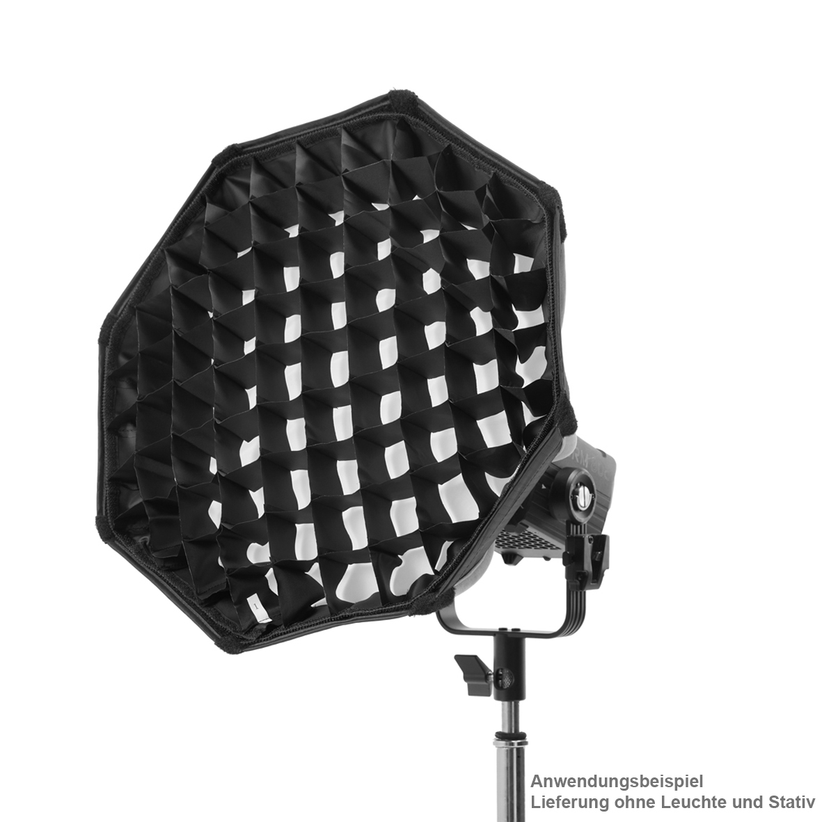 Aputure Quick Dome 40 Softbox mit Wabengitter an Studioleuchte als Anwendungsbeispiel.