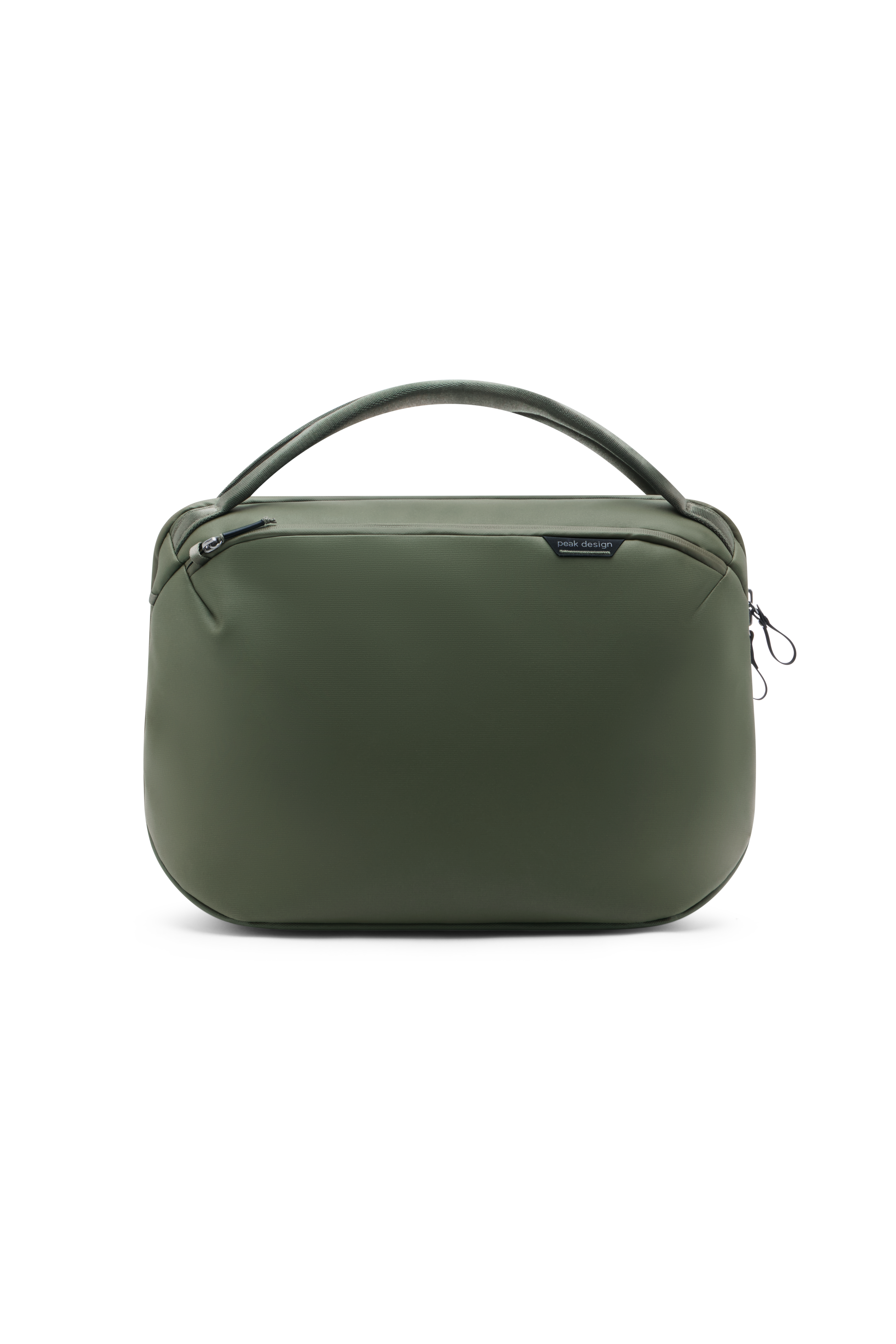 Peak Design Travel Weekender 25L in Sage, Vorderansicht der kompakten Reisetasche mit Tragegriff