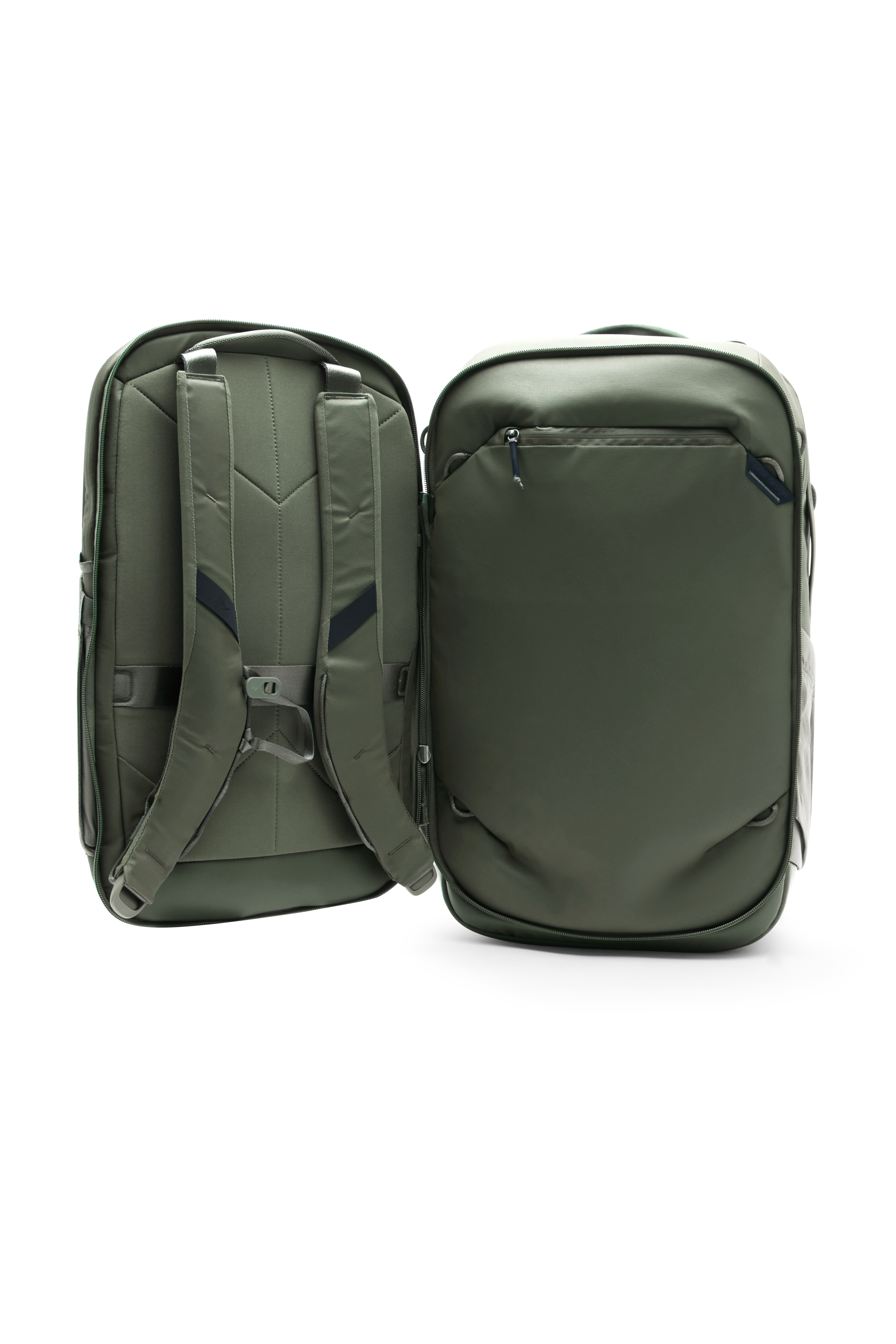 Peak Design Travel Backpack 2in1 in Stone, Frontseite mit großem Außenfach und strukturierter Oberfläche