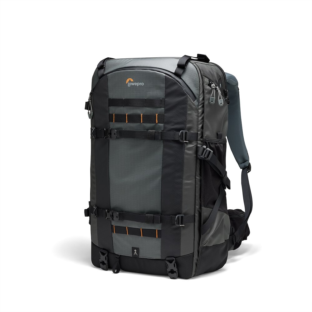 Lowepro Pro Trekker BP 650 AW II – Vorderansicht des Kamerarucksacks mit modularen Schlaufen und robustem Außenmaterial