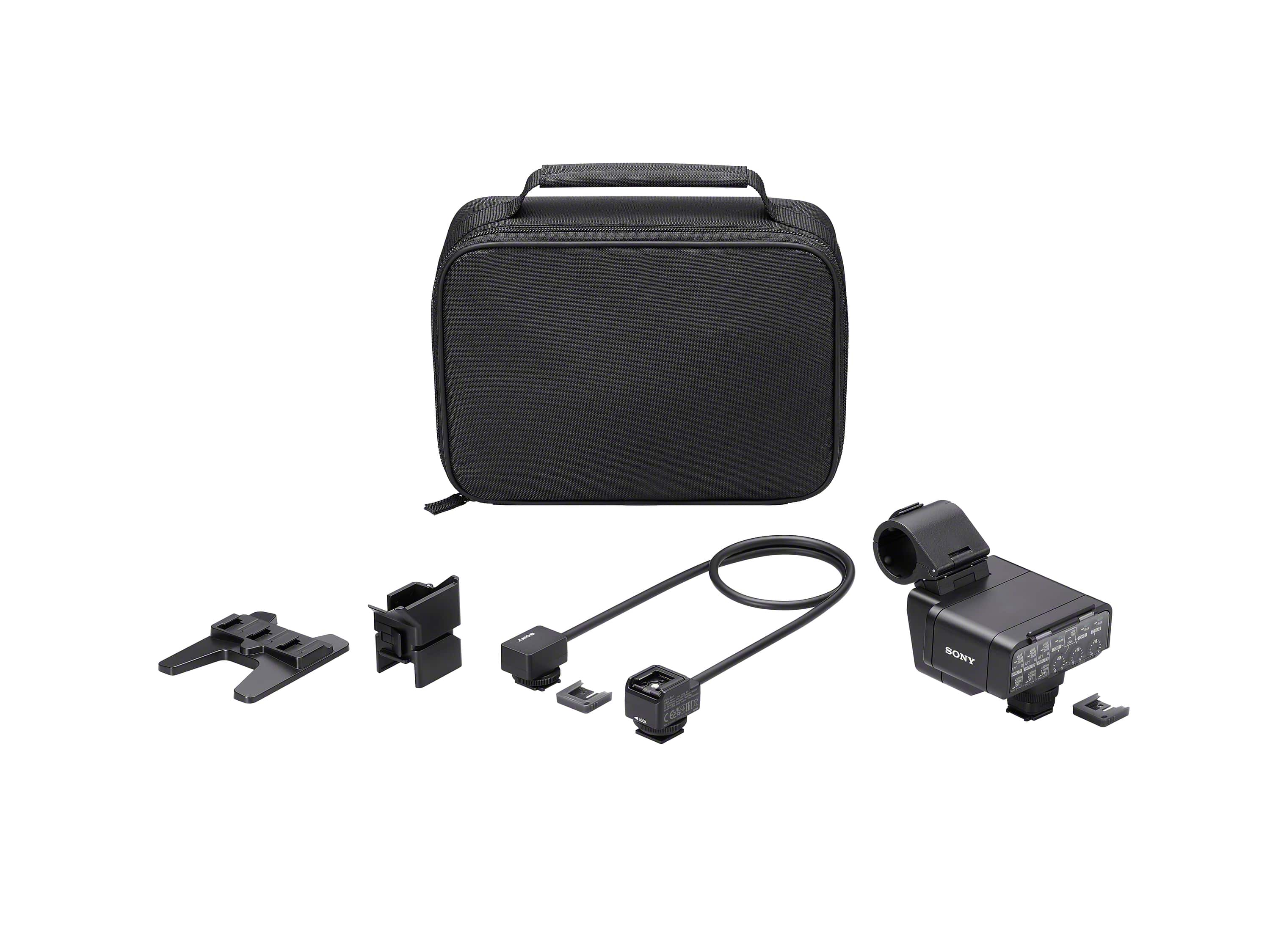 Sony XLR-A4 Audioadapter mit Zubehör, Verbindungskabel und Transporttasche im Lieferumfang