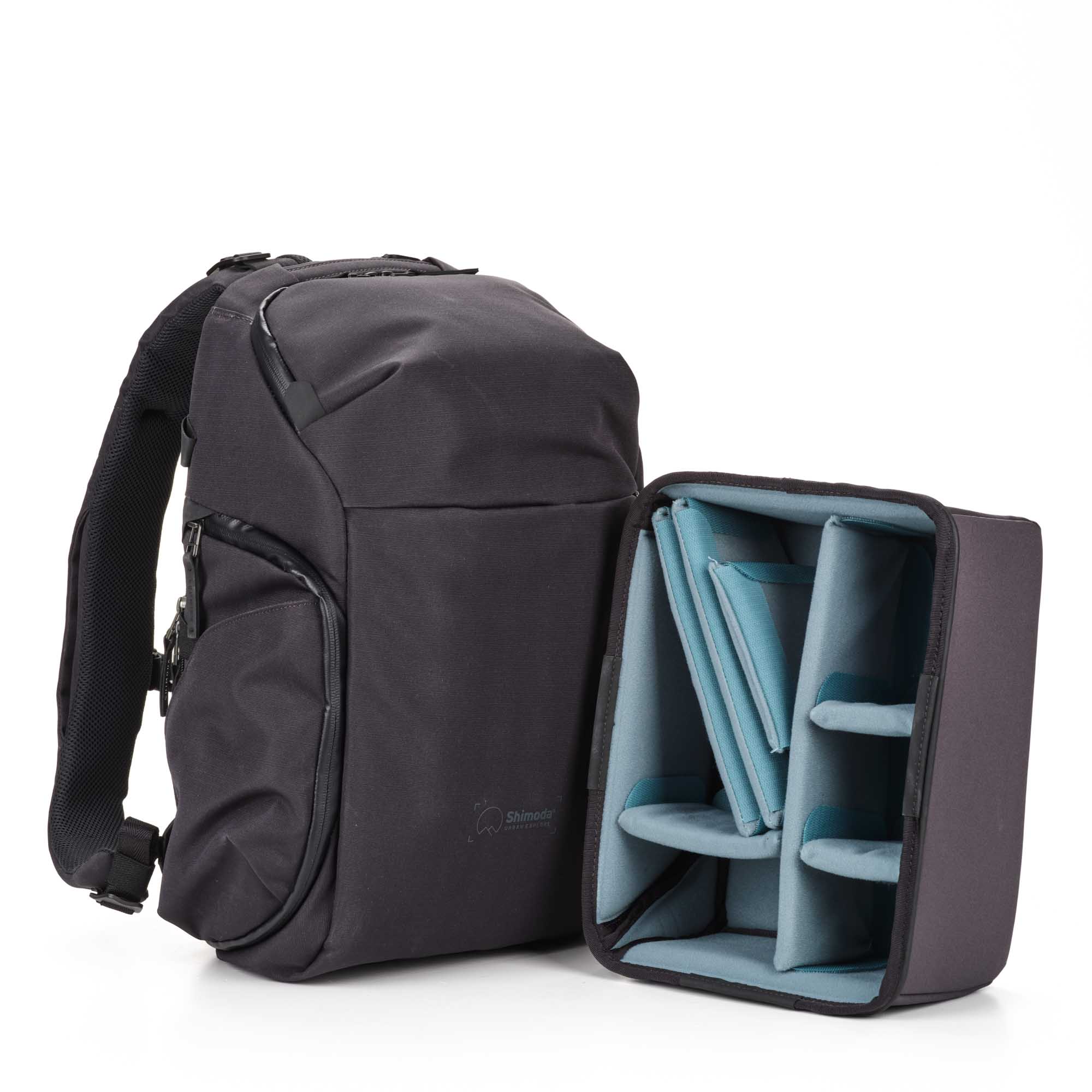 Urban Explore 20 (anthrazit) Shimoda Designs Explore 20 Rucksack in Anthrazit, Vorderseite mit Camera Cube Insert