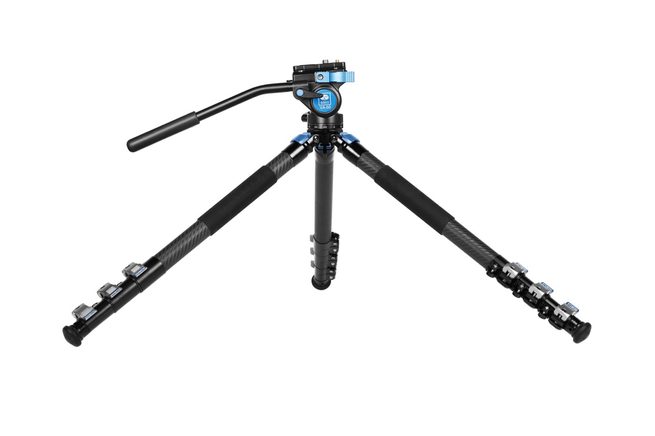 Sirui L-324F Landschafts Carbon Dreibeinstativ mit VA-5X Videoneiger, auf mittlerer Höhe