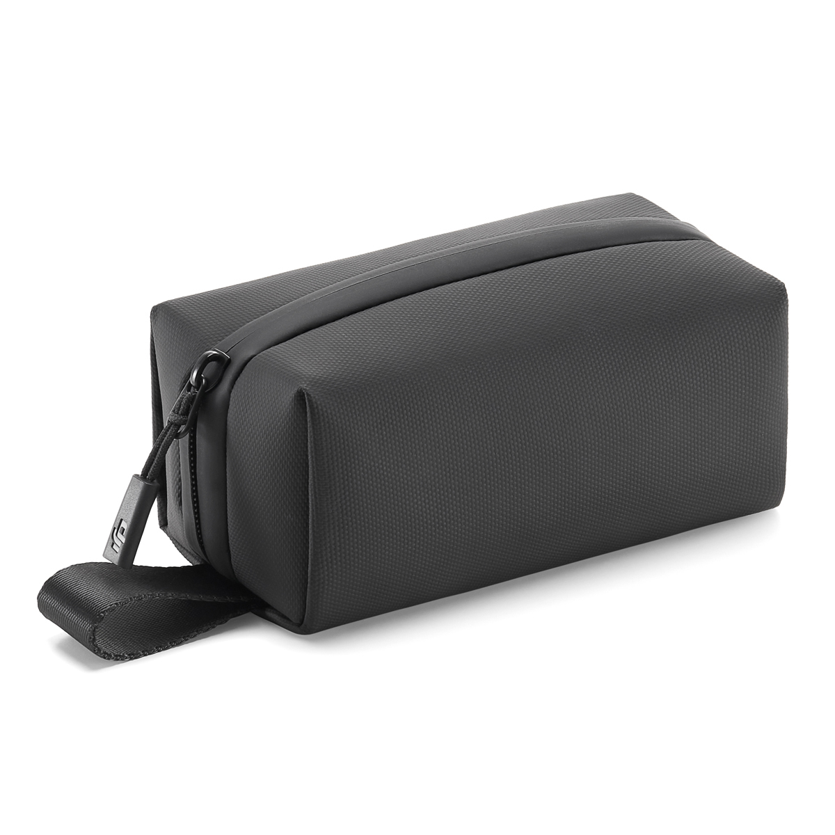 DJI Osmo Pocket 4 Tragetasche – schräge Rückansicht mit umlaufendem Reißverschluss und Handschlaufe