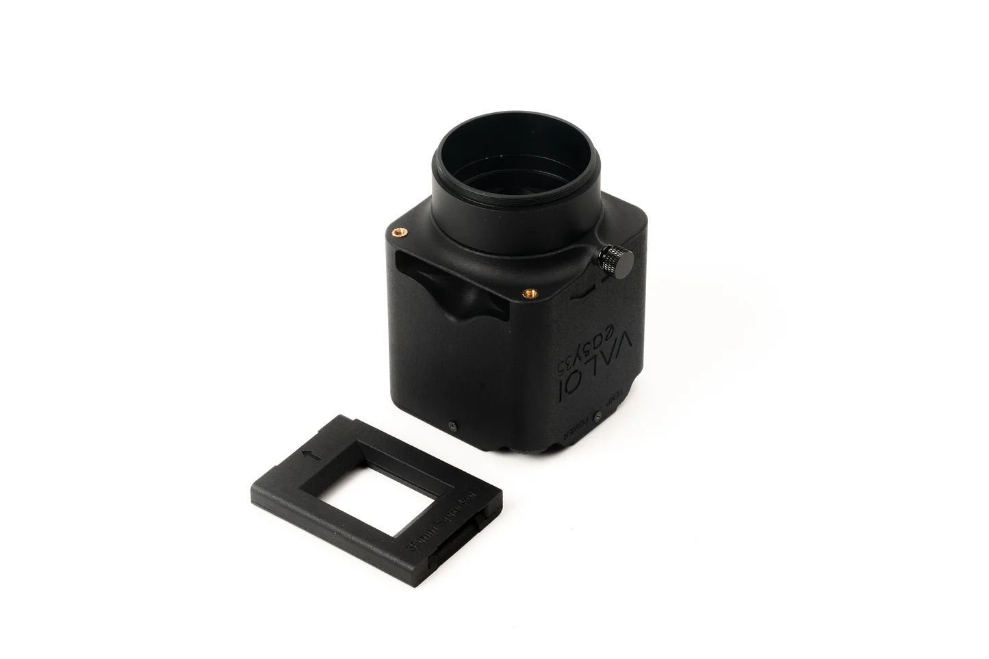 easy35 Sprocket Holder Valoi easy35 Sprocket Holder – Halter neben dem easy35 Filmscanner positioniert