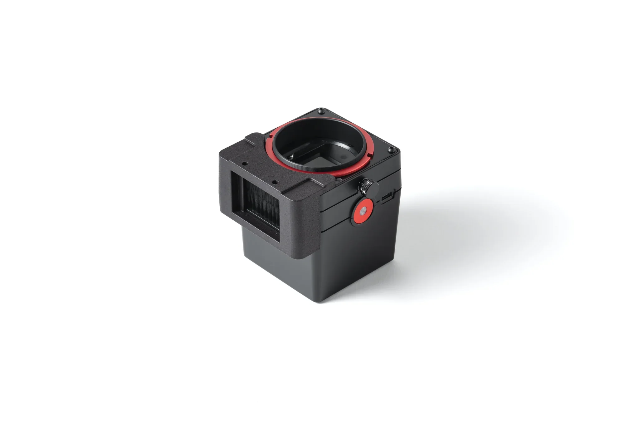 VALOI easy35 v2 Duster montiert am Filmhalter zur Reinigung von Filmstreifen während der Digitalisierung.