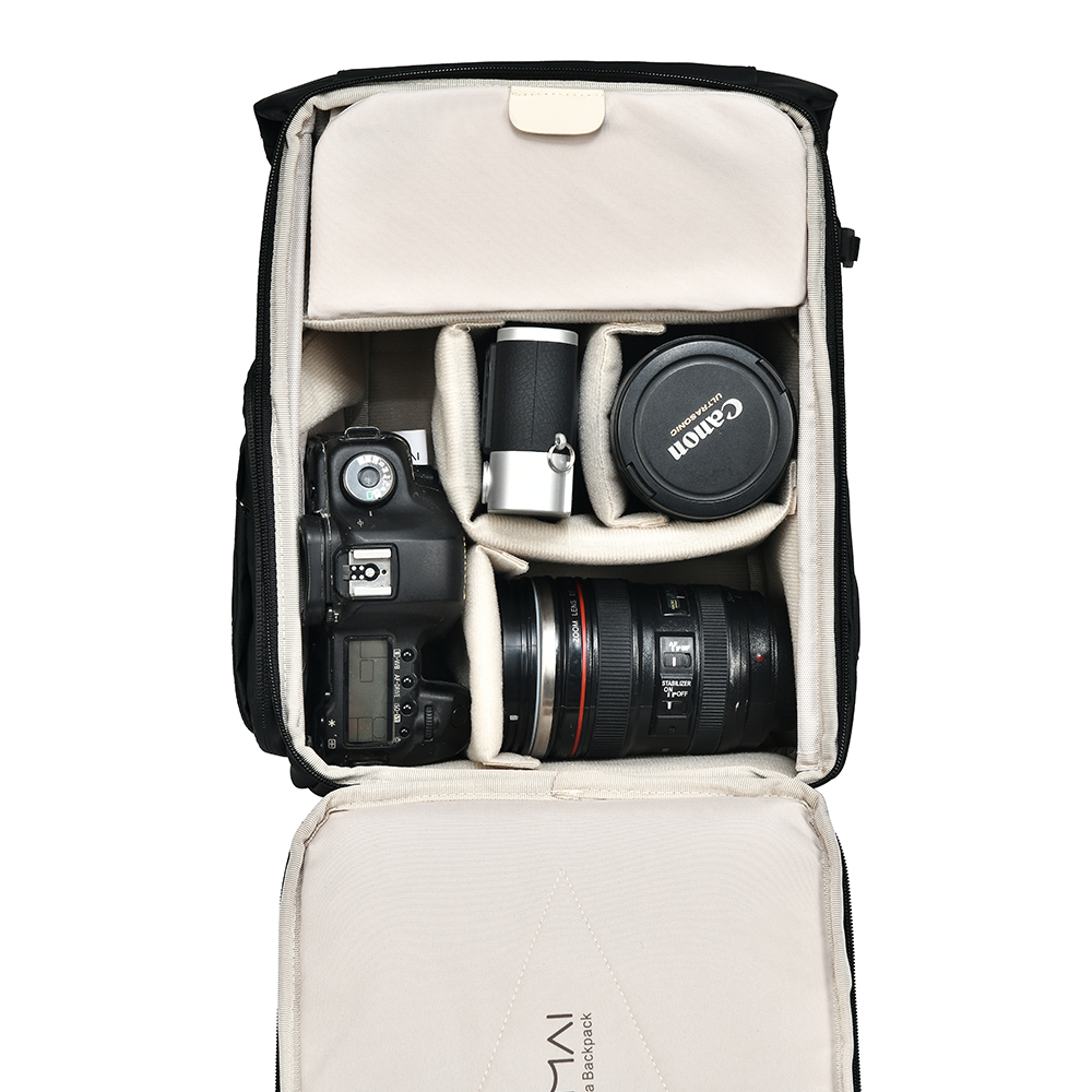 Innenansicht des Eirmai F3D Lite Black Kamerarucksacks mit gepolsterten Fächern für Kamera und Objektive