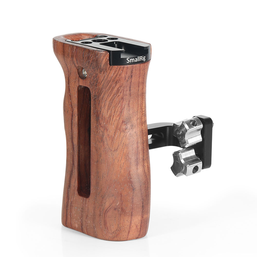 SmallRig HSN2093C Holzgriff – schräge Ansicht des ergonomischen Seitengriffs mit Metallhalterung