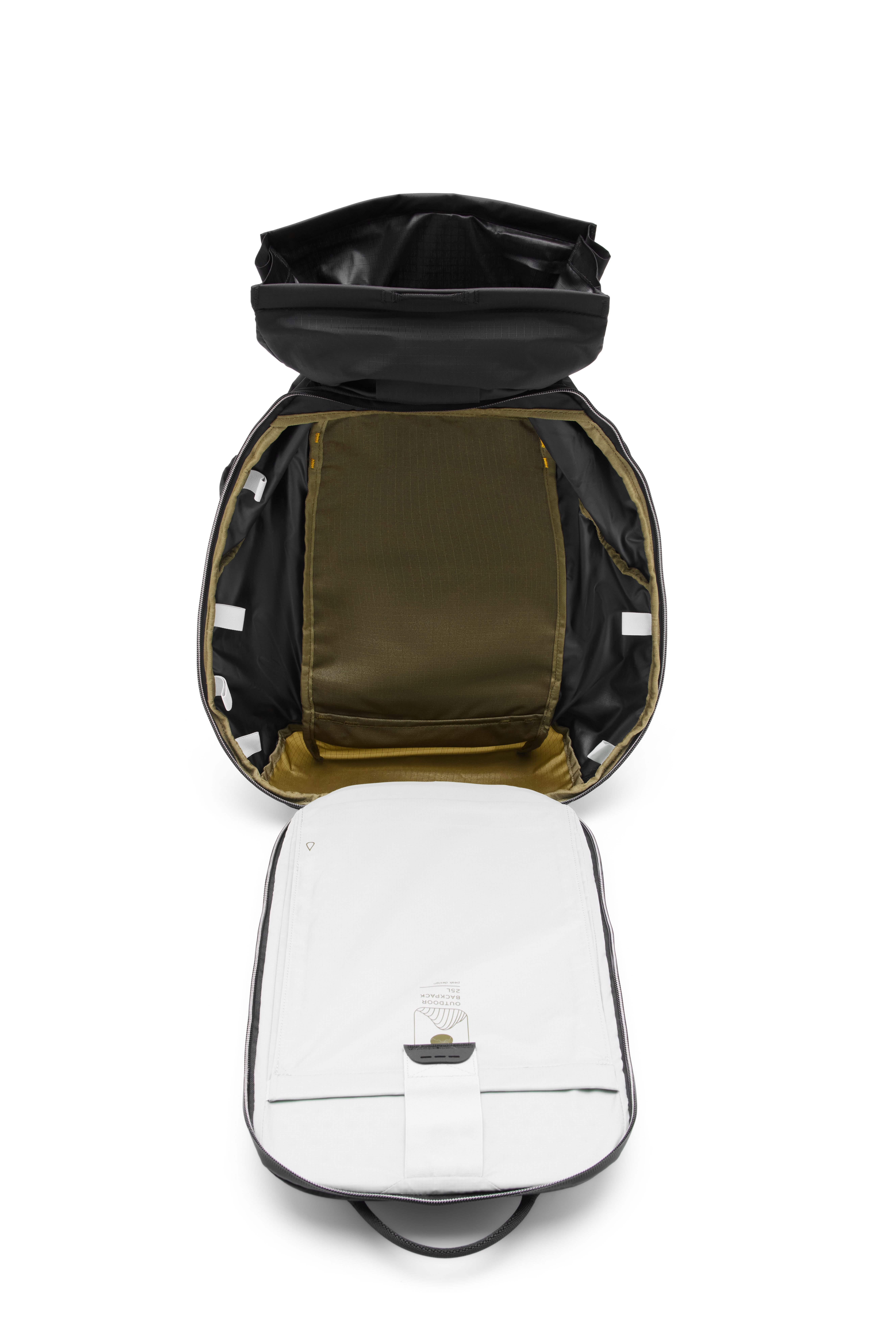 Design Outdoor Backpack 25L (kelp) – geöffnete Ansicht mit Hauptfach, Rolltop und flexiblen Innenfächern