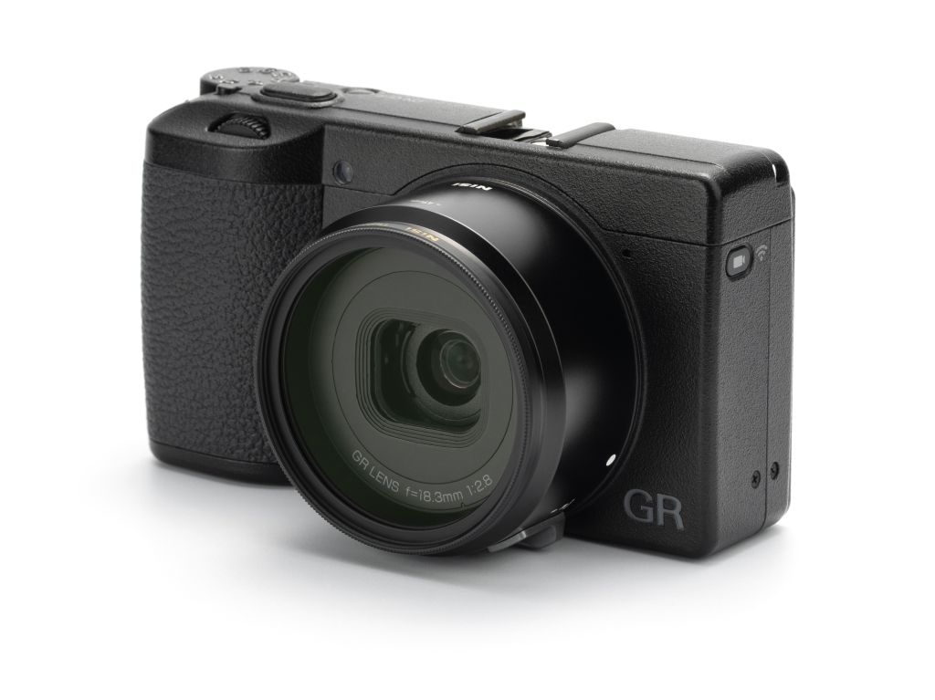NiSi Filteradapter für Ricoh GR III – Frontansicht mit sichtbarer Linse und montiertem Adapterring
